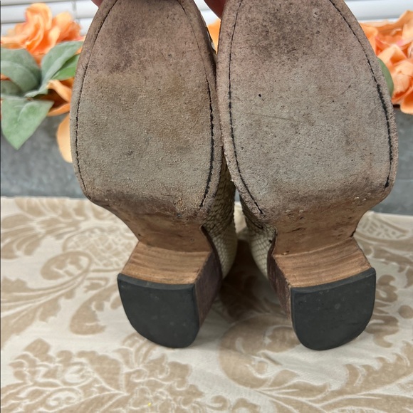 Freebird Blade Booties Size 5 - Picture 10 of 11